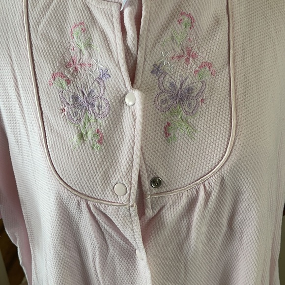 Short sleeve lightweight robe. - Picture 3 of 3